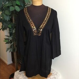 Kenneth Cole XL black v neck with sequins